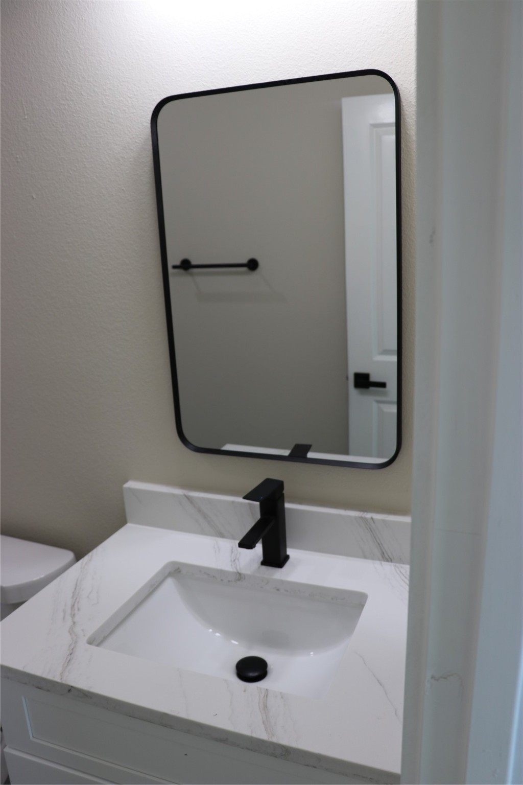 9439 Radio Road, Unit B Houston, TX 77075 - Photo 20 of 23 a bathroom with a sink