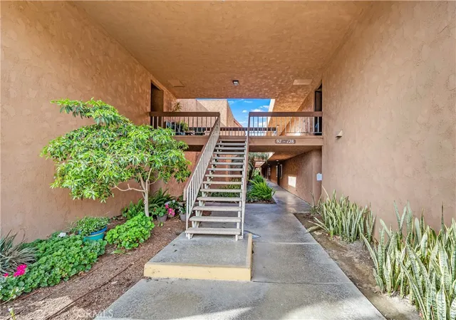 $439,000 | 6600 Warner Avenue, Unit 115, Huntington Beach, CA 92647