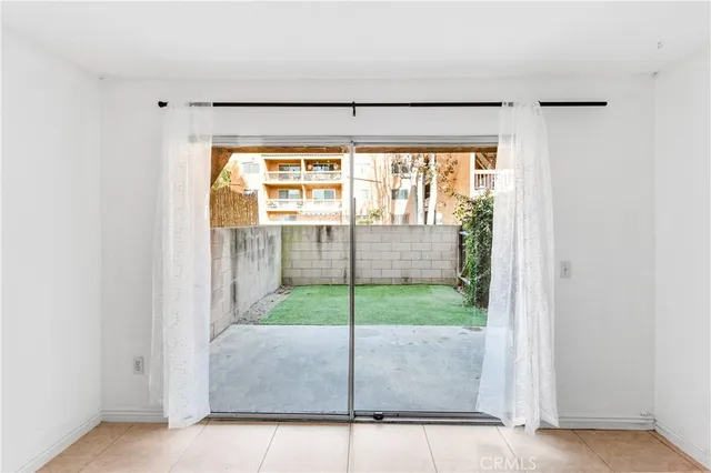 $439,000 | 6600 Warner Avenue, Unit 115, Huntington Beach, CA 92647