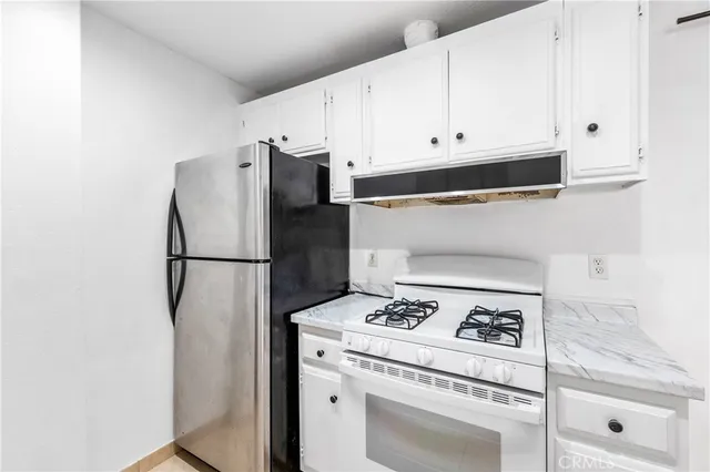 $439,000 | 6600 Warner Avenue, Unit 115, Huntington Beach, CA 92647