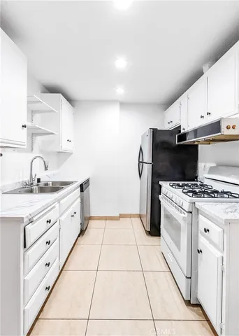 $439,000 | 6600 Warner Avenue, Unit 115, Huntington Beach, CA 92647