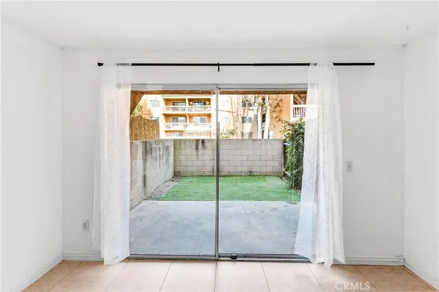 $439,000 | 6600 Warner Avenue, Unit 115, Huntington Beach, CA 92647