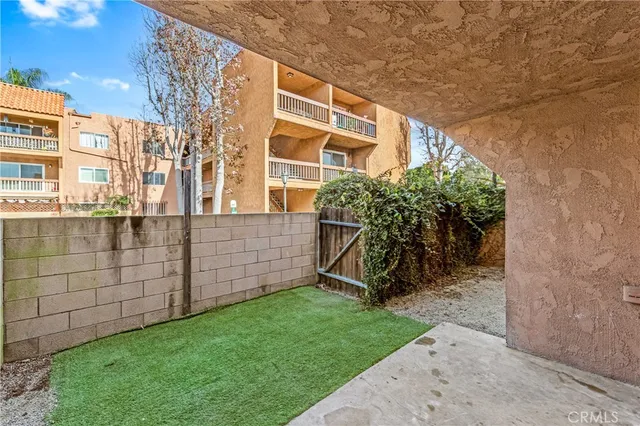 $439,000 | 6600 Warner Avenue, Unit 115, Huntington Beach, CA 92647