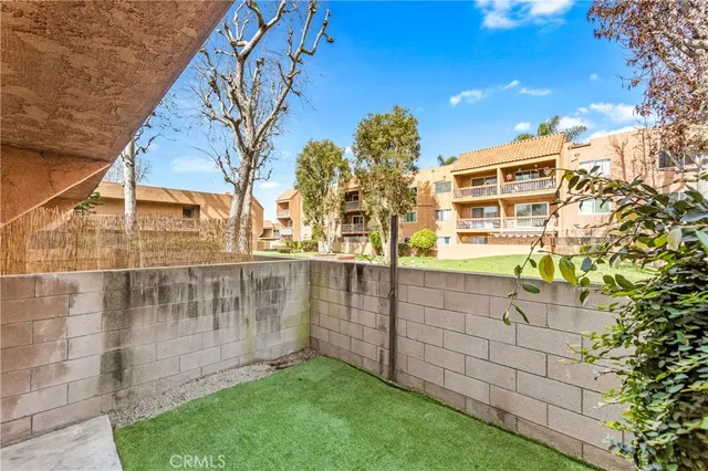 $439,000 | 6600 Warner Avenue, Unit 115, Huntington Beach, CA 92647