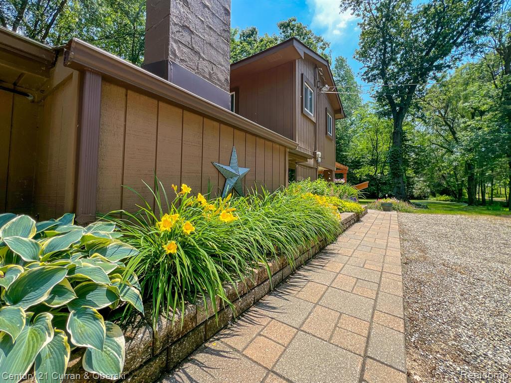 4370 Maybee Road Lake Orion, MI 48359 - Photo 46 of 53