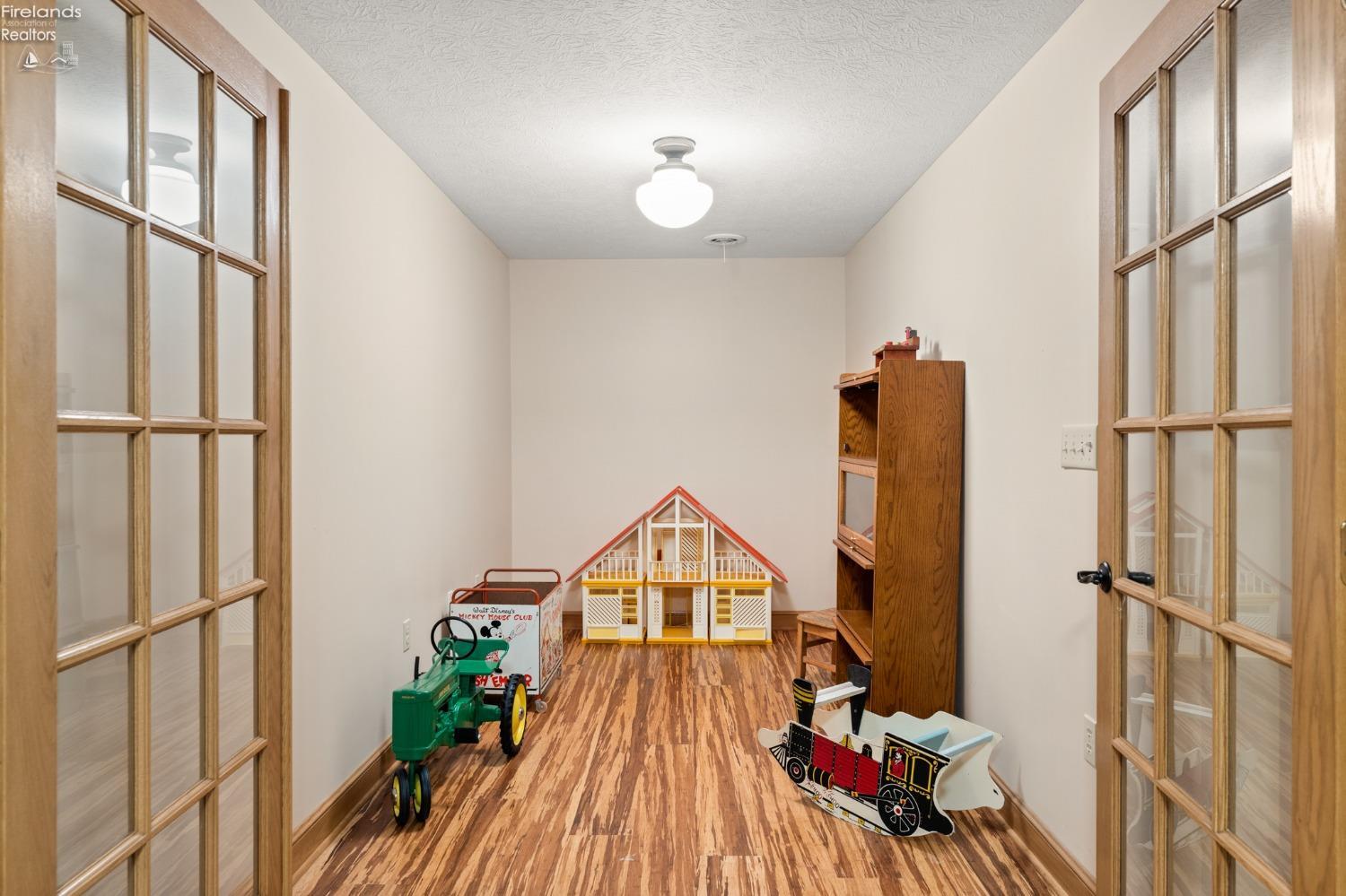 1794 Graham Road Willard, OH 44890 - Photo 31 of 49 Gallery Image 31