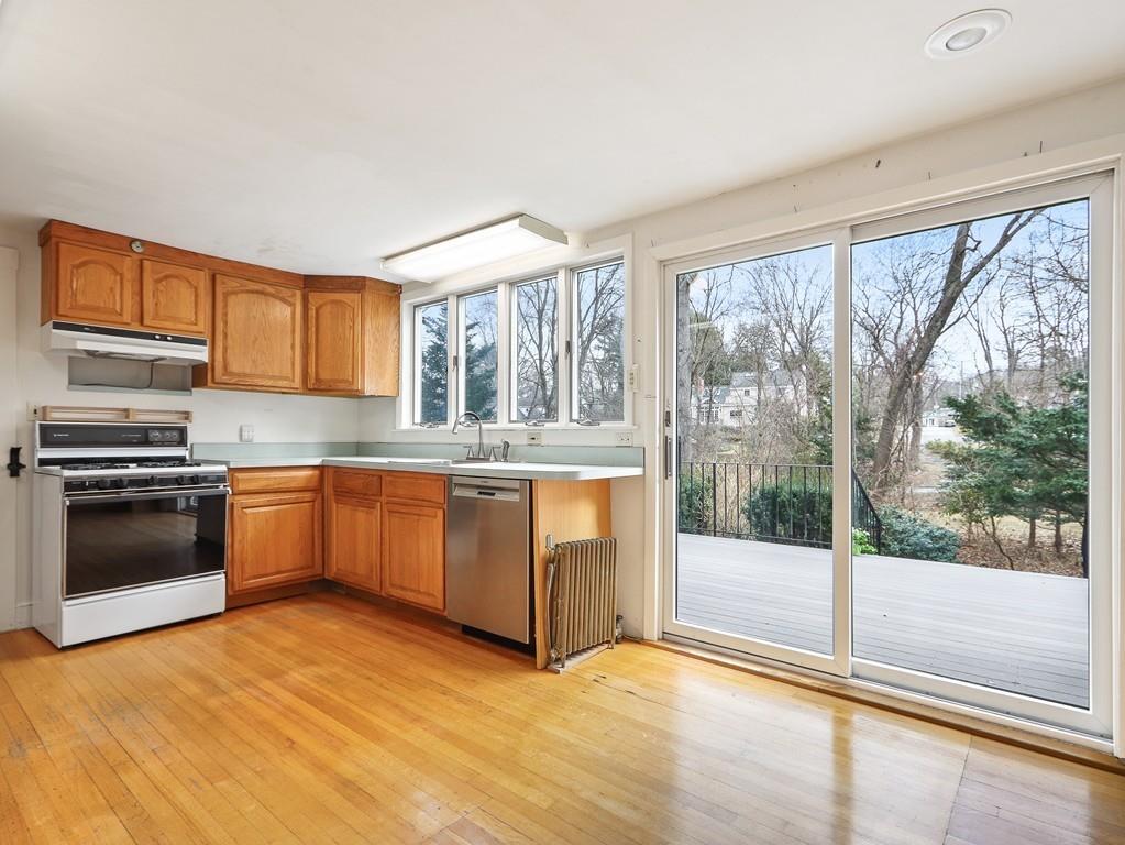 74 Leighton Road Wellesley, MA 02482 - Photo 12 of 37