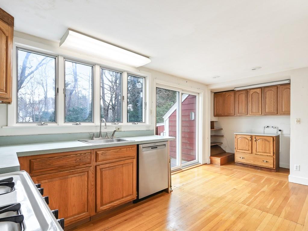 74 Leighton Road Wellesley, MA 02482 - Photo 13 of 37