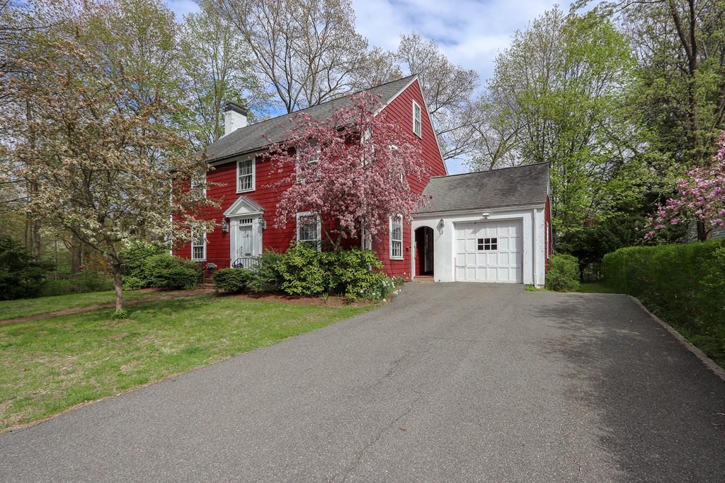 74 Leighton Road Wellesley, MA 02482 - Photo 3 of 37