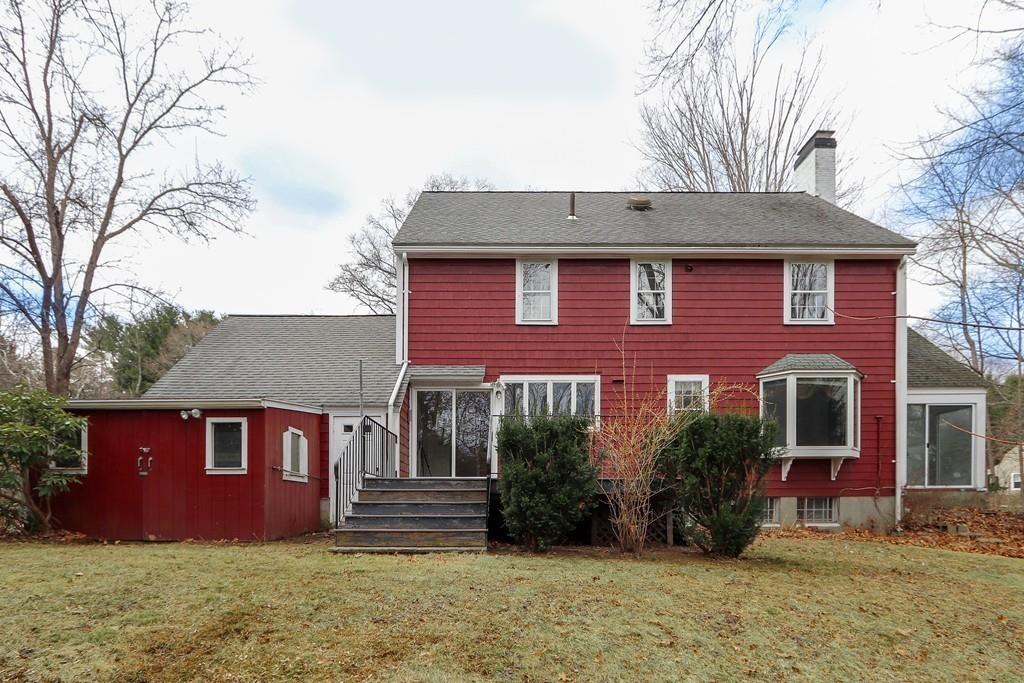 74 Leighton Road Wellesley, MA 02482 - Photo 4 of 37