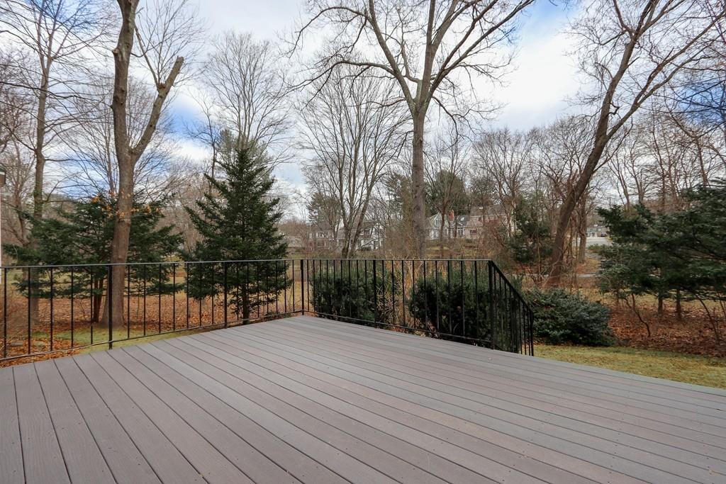 74 Leighton Road Wellesley, MA 02482 - Photo 7 of 37