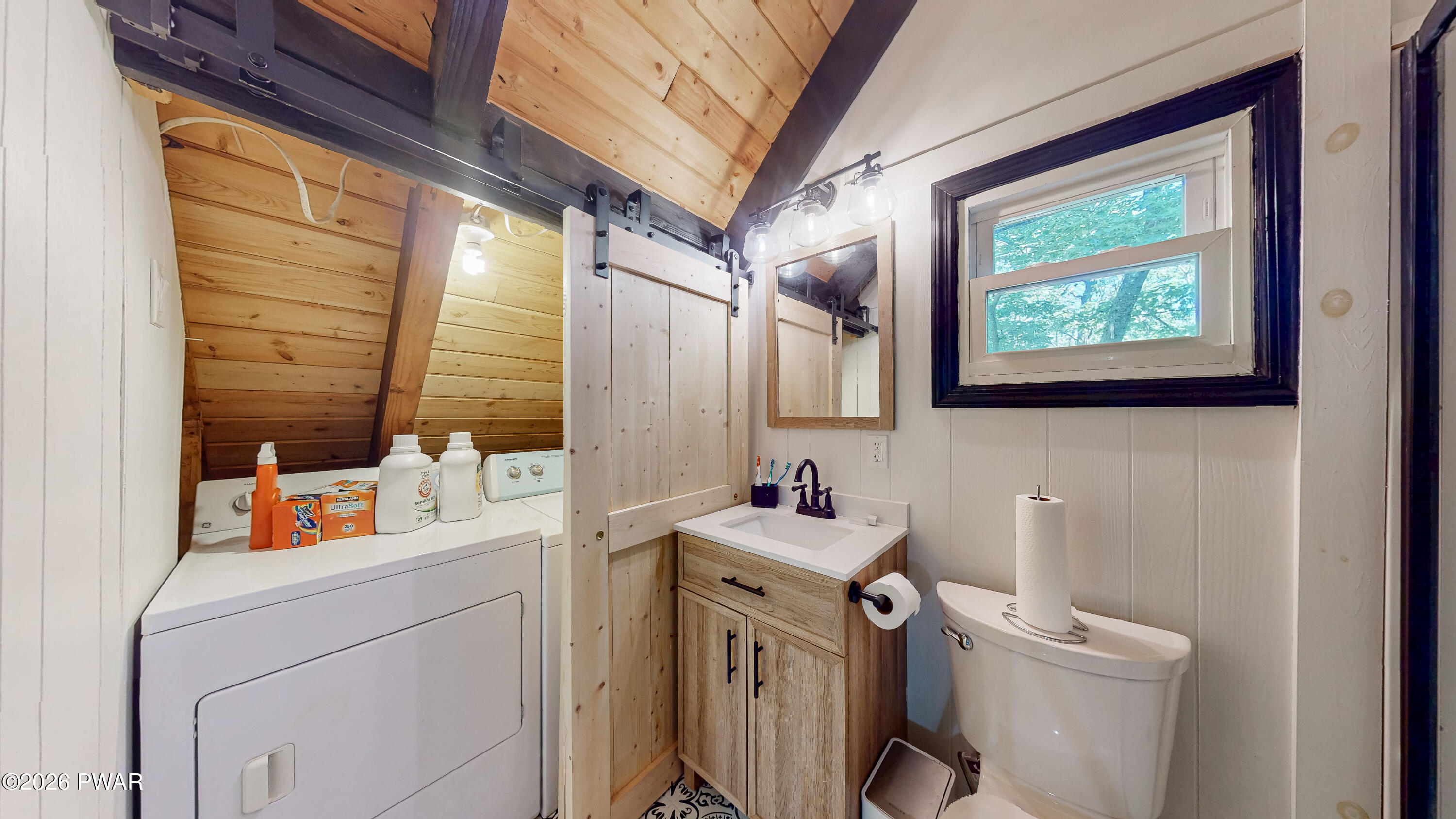 326 Gold Finch Road Bushkill, PA 18324 - Photo 17 of 37