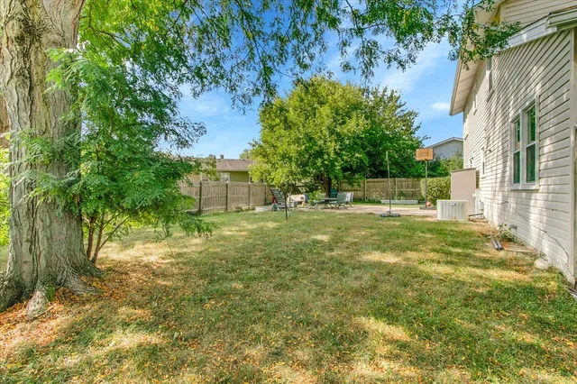 $410,000 | 2509 Brook Lane, Aurora, IL 60504