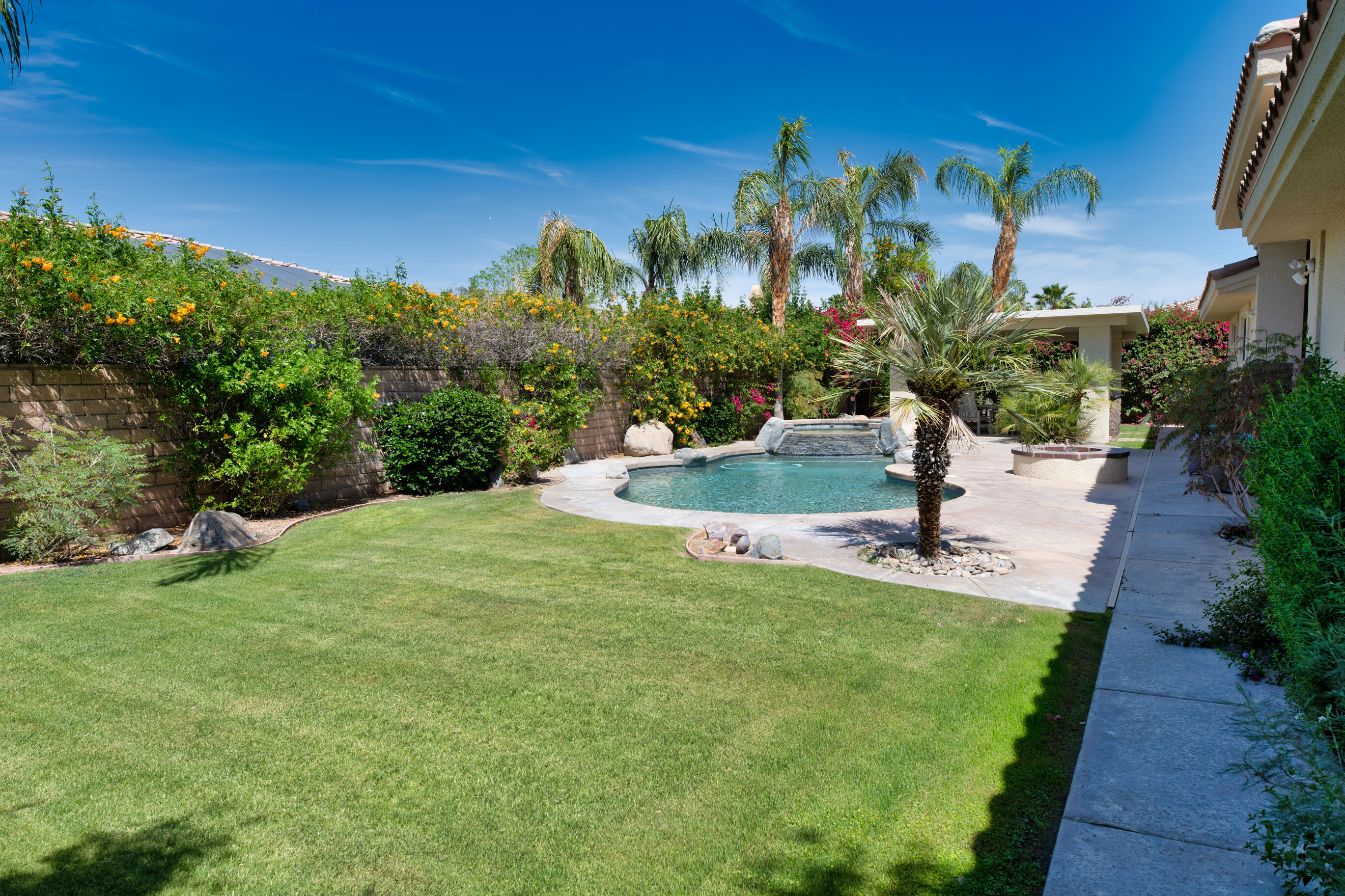 12 Varsity Circle Rancho Mirage, CA 92270 - Photo 49 of 70 12 Varisty-23