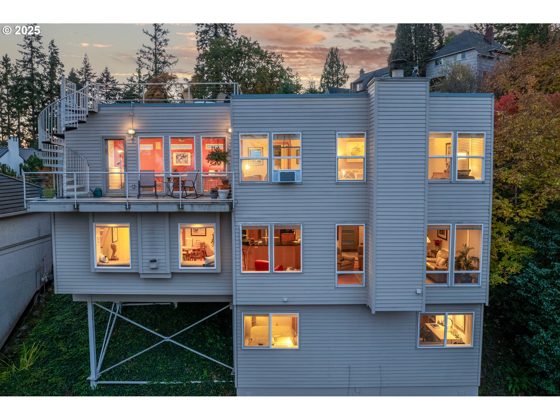 5606 Southwest Edgemont Place Portland, OR 97239 - Photo 41 of 45 Gallery Image 41
