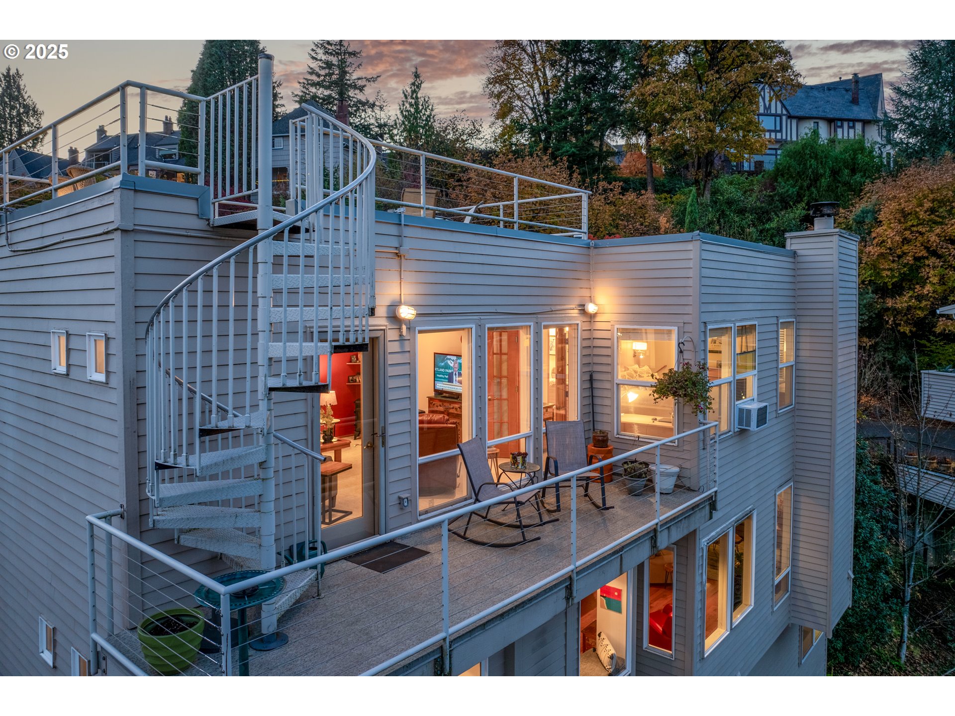 5606 Southwest Edgemont Place Portland, OR 97239 - Photo 5 of 45 Gallery Image 5