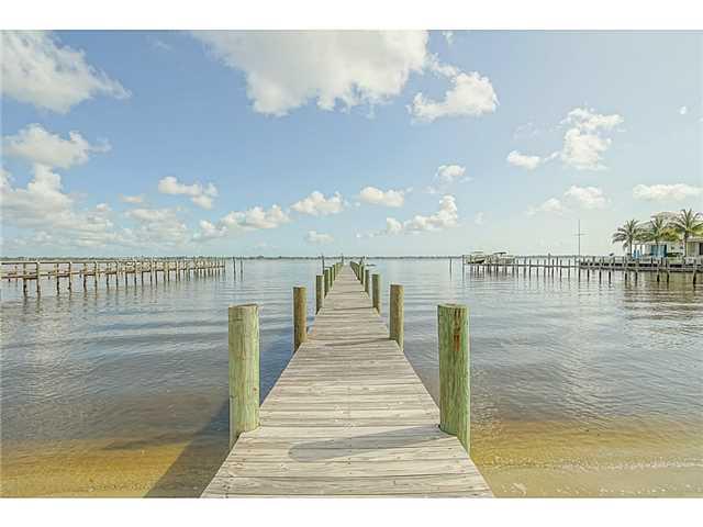 1041 Southeast Riverside Drive Stuart, FL 34996 - Photo 16 of 25