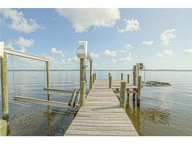 1041 Southeast Riverside Drive Stuart, FL 34996 - Photo 17 of 25