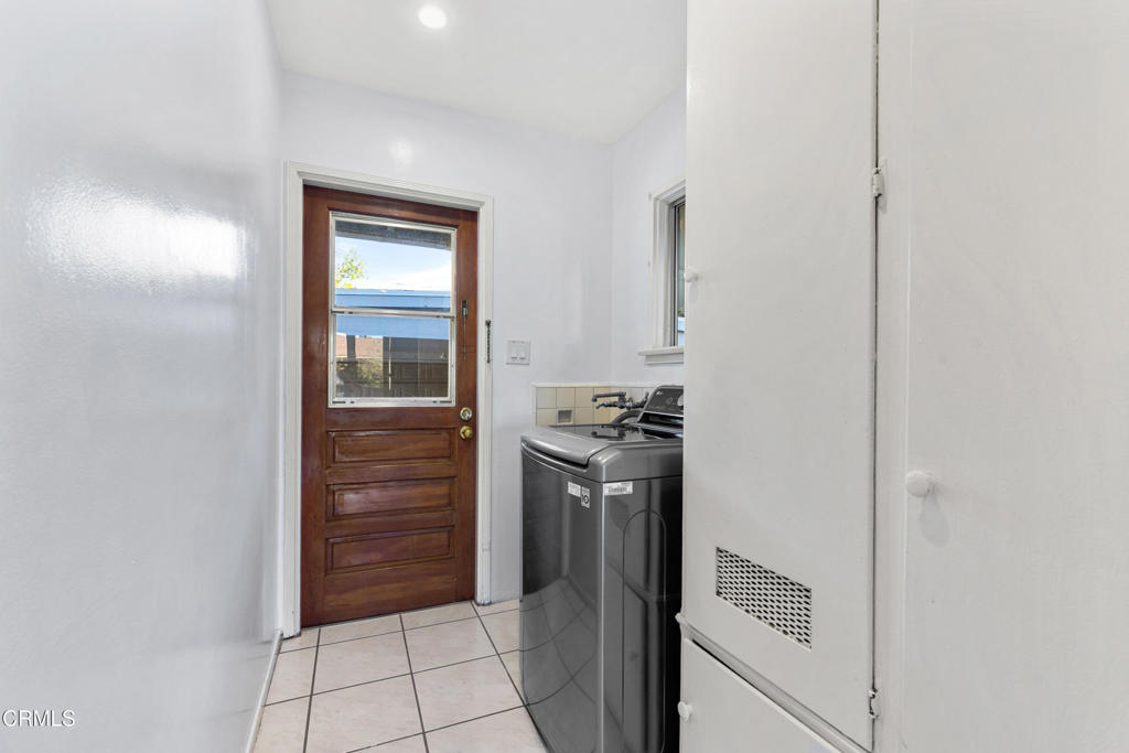 5512 Vantage Avenue Valley Village, CA 91607 - Photo 11 of 25 5512 Vantage Point Ave14