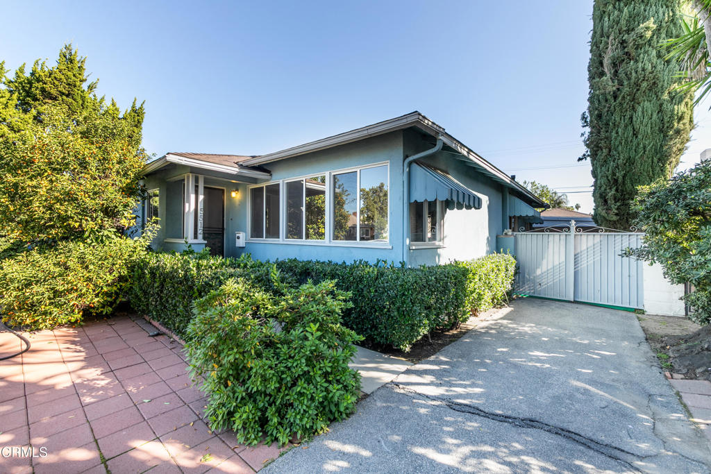 5512 Vantage Avenue Valley Village, CA 91607 - Photo 2 of 25 5512 Vantage Point Ave4