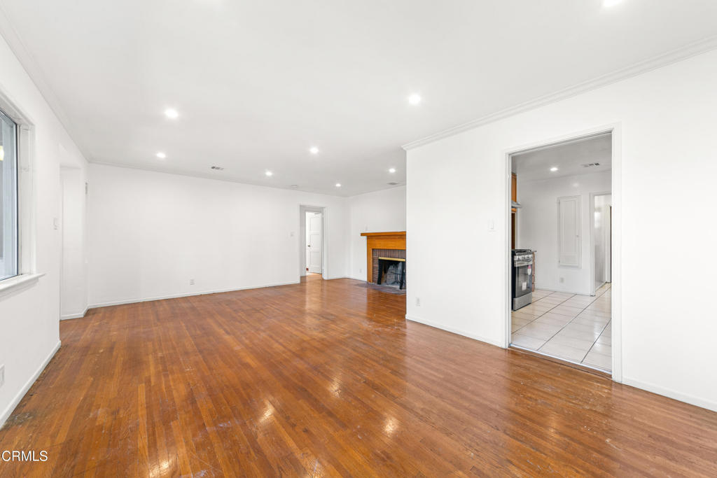 5512 Vantage Avenue Valley Village, CA 91607 - Photo 7 of 25 5512 Vantage Point Ave9