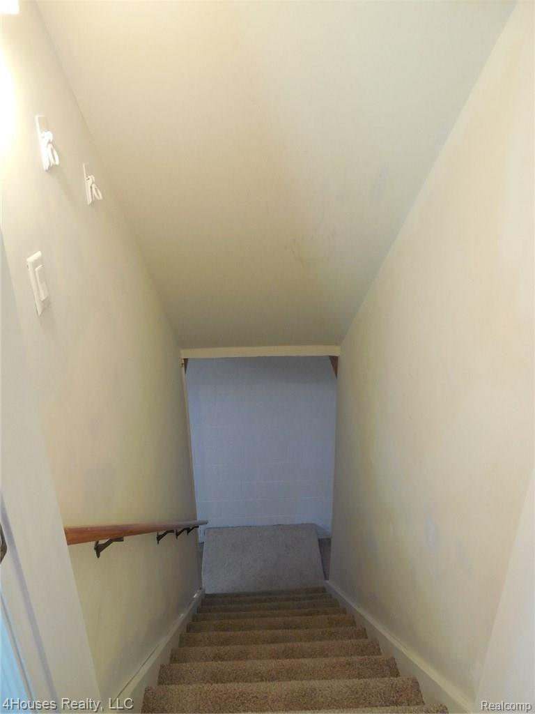 847 North Garner Road Milford, MI 48380 - Photo 36 of 40 Basement Stairway