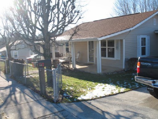 720 Sharp Street Clinton, TN 37716 - Photo 1 of 1 Primary Photo