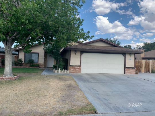 812 South Lakeland Street Ridgecrest, CA 93555 - Photo 1 of 17 Gallery Image 1