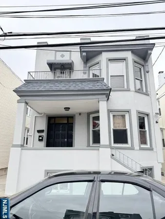 $2,800 | 214 72nd Street, Unit 2, North Bergen, NJ 07047