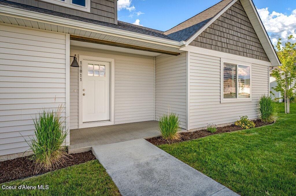 11811 North Railway Avenue Rathdrum, ID 83858 - Photo 4 of 28 4. Front