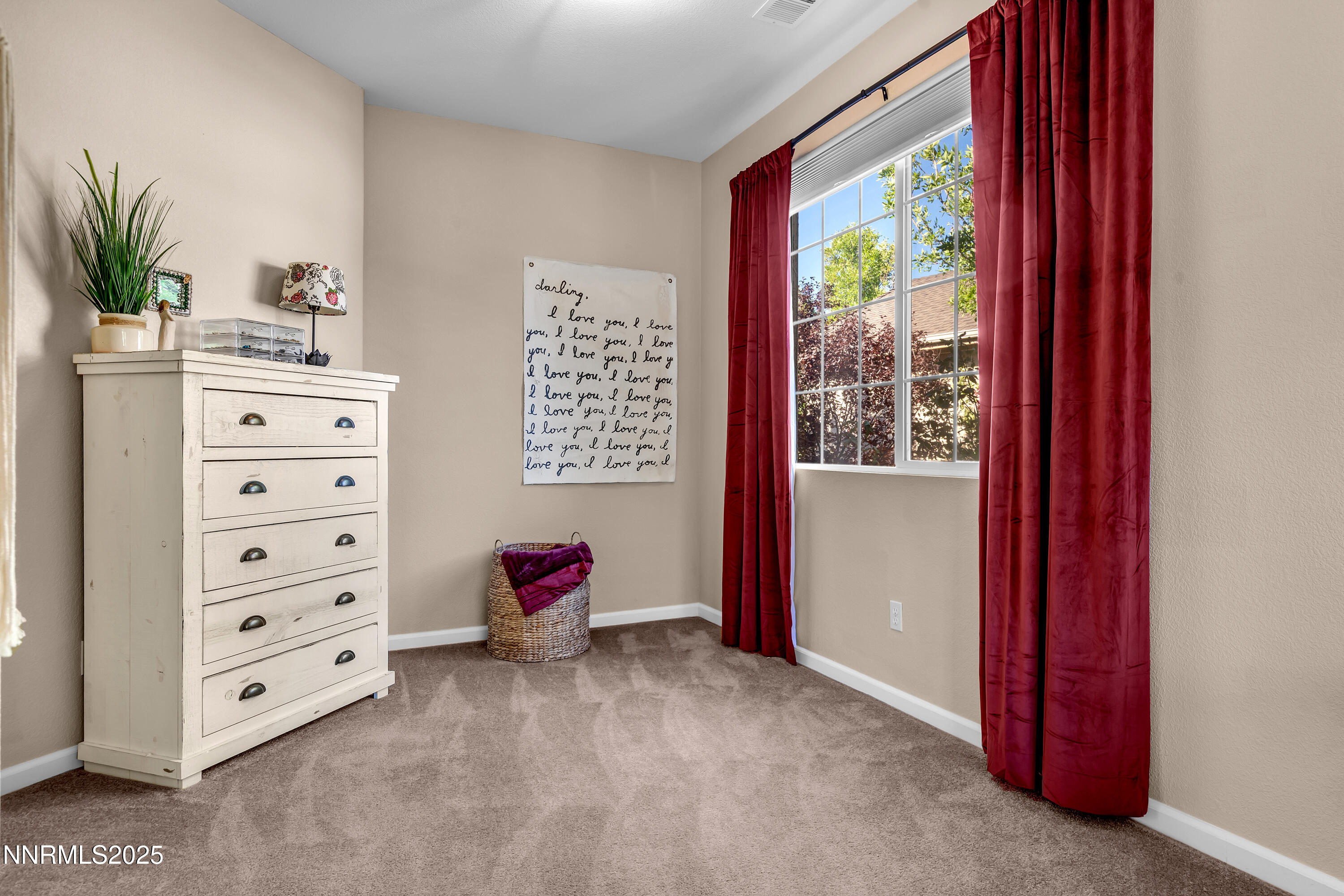 1811 Stetson Drive Reno, NV 89521 - Photo 14 of 34 a view of room with window and cabinet