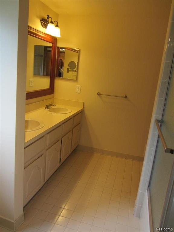 2257 Norton Road Rochester Hills, MI 48307 - Photo 15 of 27