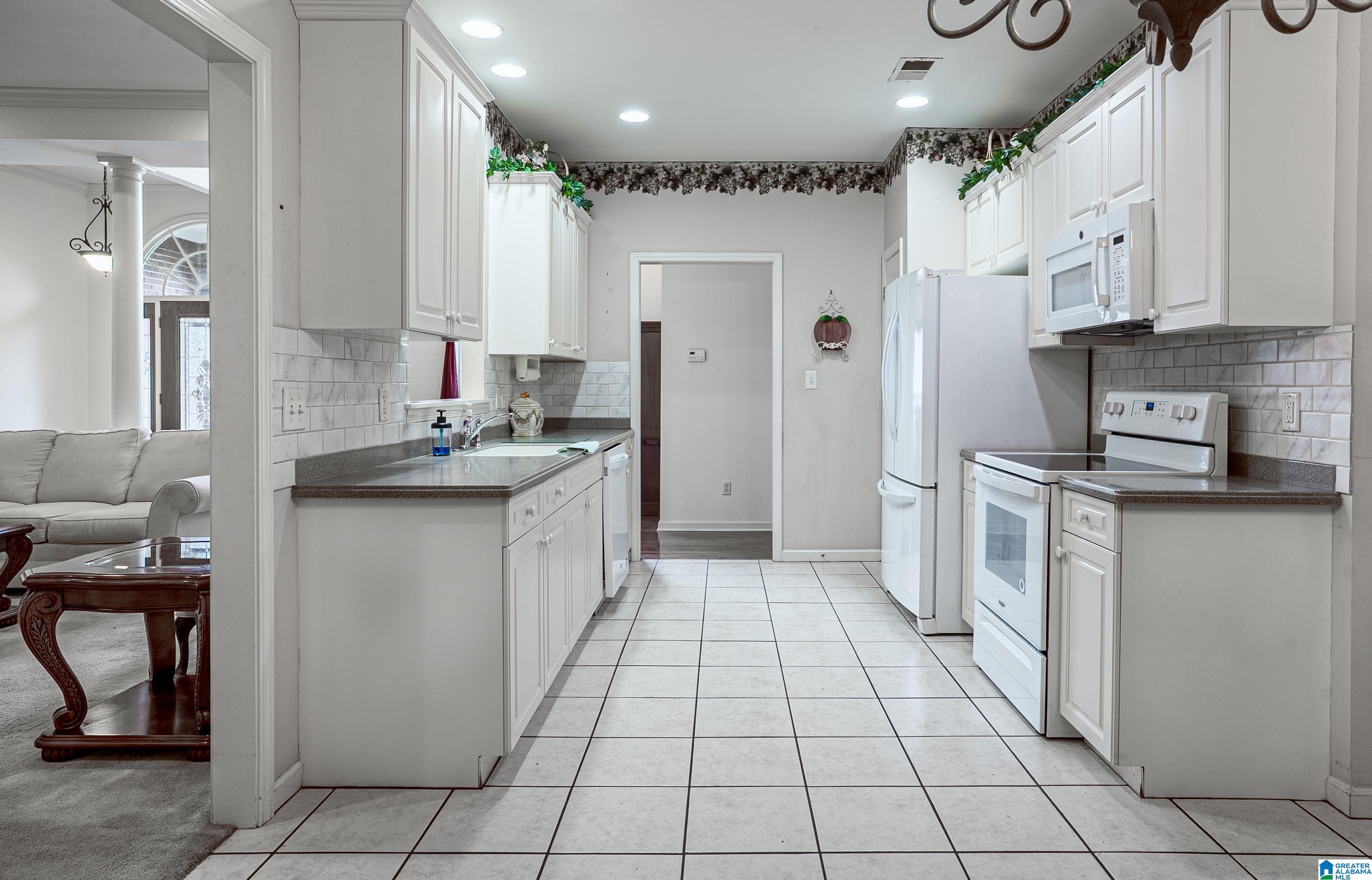 879 Brookline Road Gardendale, AL 35071 - Photo 16 of 36