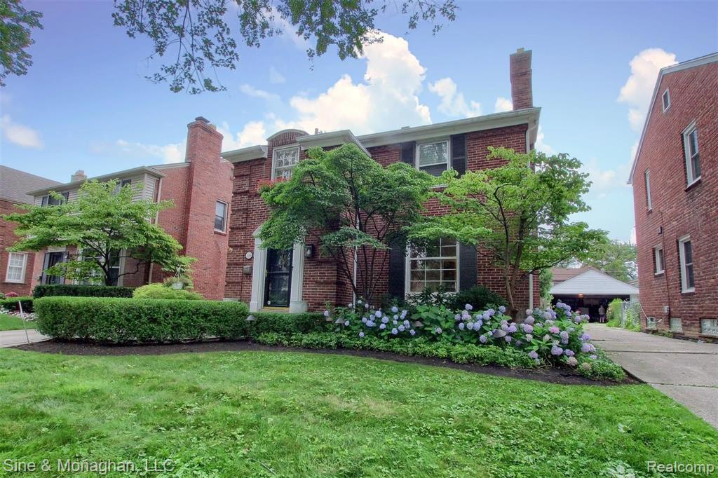 349 Merriweather Road Grosse Pointe, MI 48236 - Photo 3 of 31