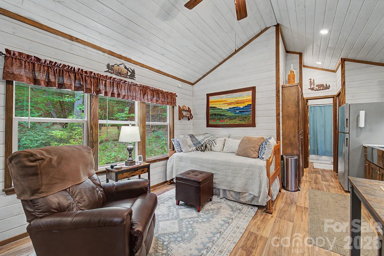 243 Jonquil Wds Road Franklin, NC 28734 - Photo 7 of 48