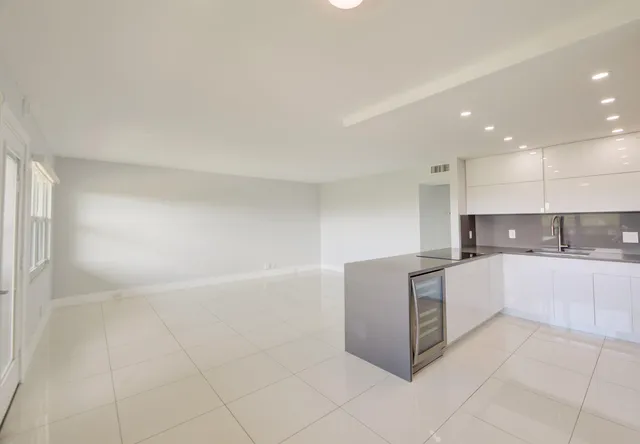 $200,000 | 1902 Bermuda Circle, Unit J4, Coconut Creek, FL 33066