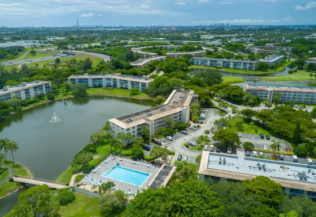 $200,000 | 1902 Bermuda Circle, Unit J4, Coconut Creek, FL 33066