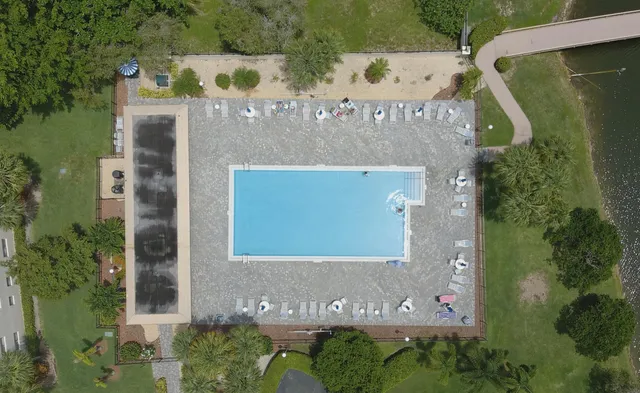 $200,000 | 1902 Bermuda Circle, Unit J4, Coconut Creek, FL 33066