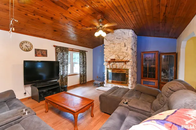 $424,900 | 8810 South Mapleton Road, Mapleton, IL 61547