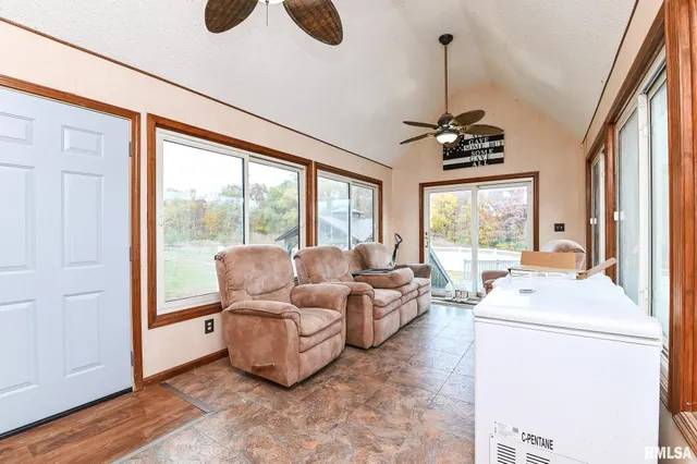 $424,900 | 8810 South Mapleton Road, Mapleton, IL 61547