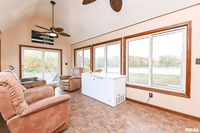 $424,900 | 8810 South Mapleton Road, Mapleton, IL 61547