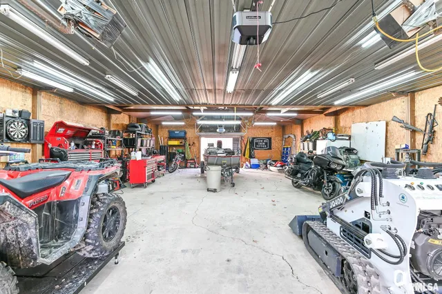 $424,900 | 8810 South Mapleton Road, Mapleton, IL 61547