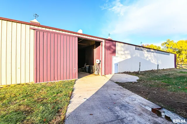 $424,900 | 8810 South Mapleton Road, Mapleton, IL 61547