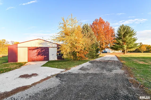 $424,900 | 8810 South Mapleton Road, Mapleton, IL 61547