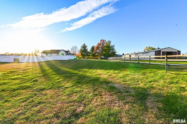 $424,900 | 8810 South Mapleton Road, Mapleton, IL 61547