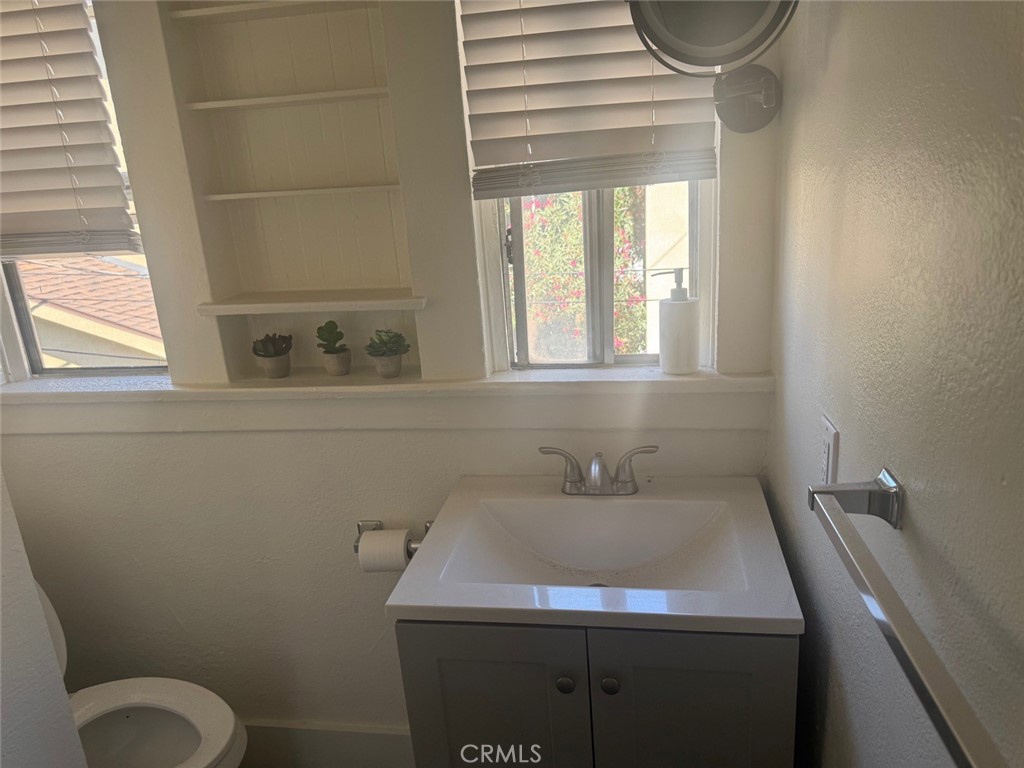 788 East 40th Place Los Angeles, CA 90011 - Photo 22 of 26