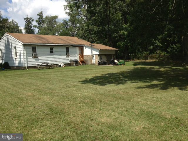 5749 Colchester Road Fairfax, VA 22030 - Photo 14 of 19 Exterior (Rear)