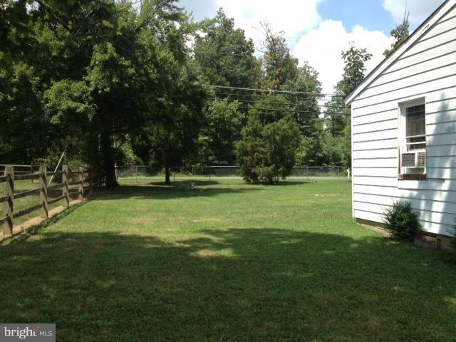 5749 Colchester Road Fairfax, VA 22030 - Photo 4 of 19 Exterior (General)