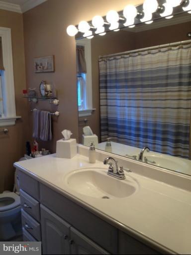 5749 Colchester Road Fairfax, VA 22030 - Photo 10 of 19 Bath