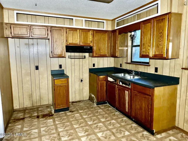 $102,950 | 3980 Walterboro Highway, Varnville, SC 29944